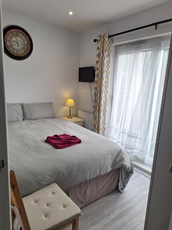 Deluxe Single Room Only For One Adult Northolt  Exterior foto